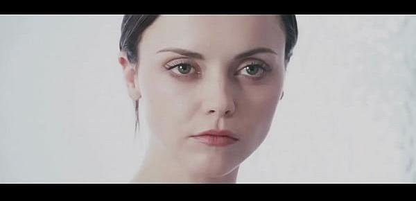  Christina Ricci in After.Life (2009) - 3